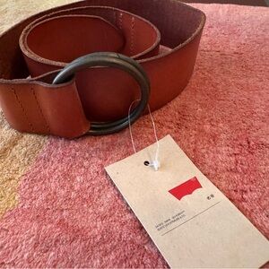 Levi’s nwt leather belt small